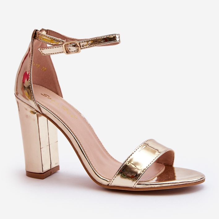 Goldene Thakko-Sandalen mit hohem Absatz 1