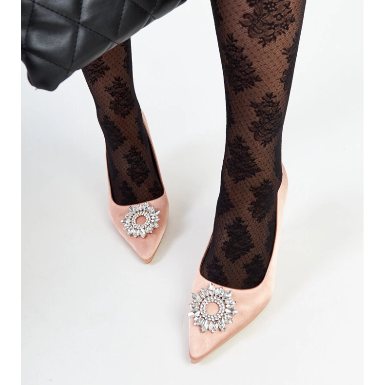 Beige High Heels mit Satin-Finish und Clemente-Strasssteinen 1