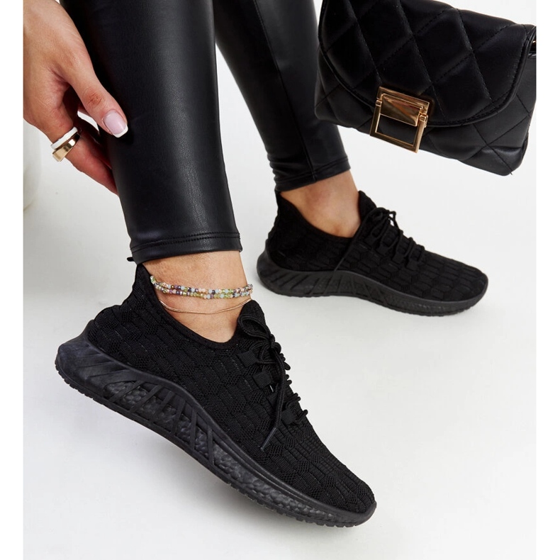 Schwarze Milena-Stoffsneaker 1