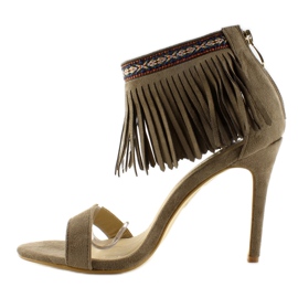 Khakifarbene Ethno-Sandalen mit Fransen 1