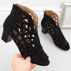 M. DASZYŃSKI Durchbrochene Damenstiefel aus Wildleder mit offener Spitze, schwarz M.Daszyński MR1954-15 1