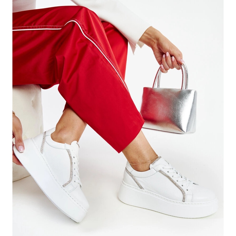 Karino-Sneaker aus weißem Leder mit Strasssteinen 1