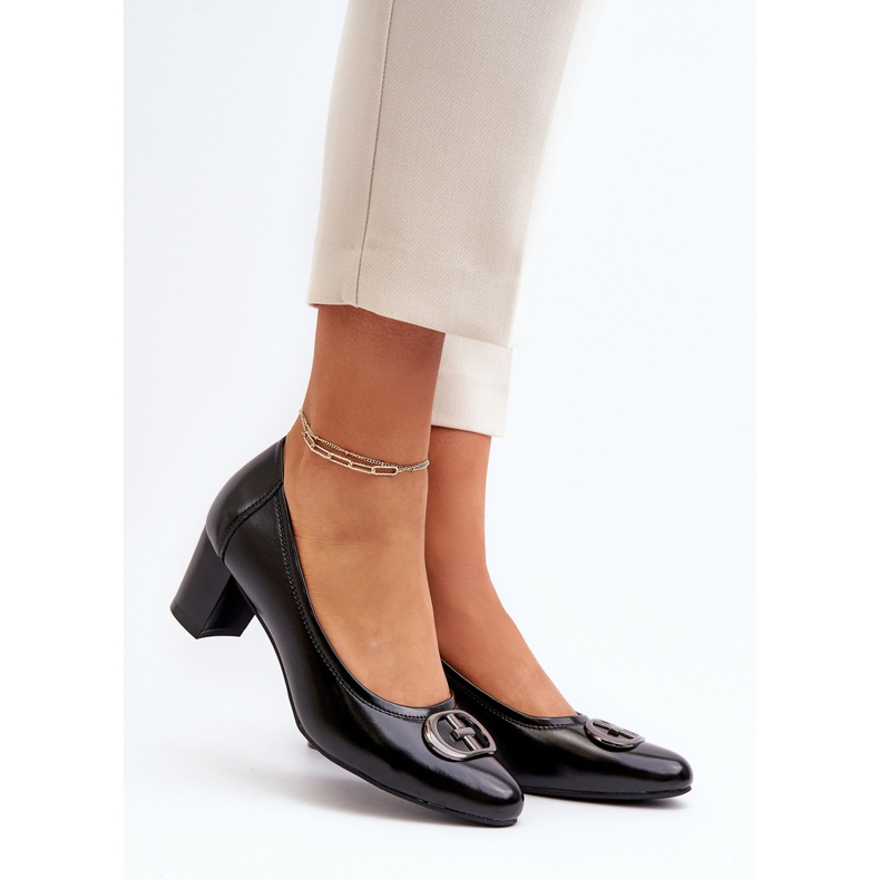 Vinceza Schwarze Aeliris-Pumps mit niedrigem Absatz und Verzierung 2