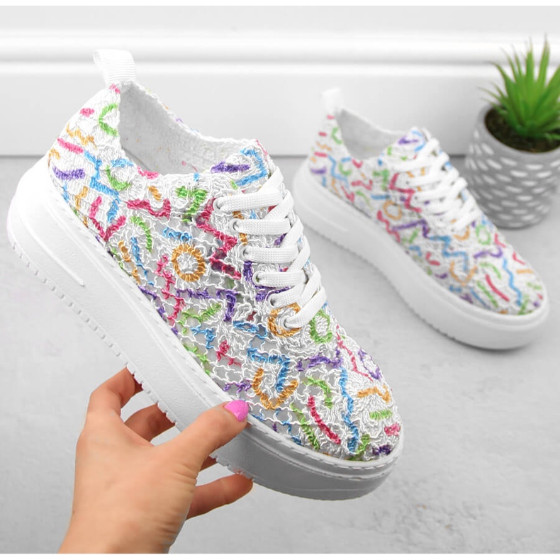 Damen-Spitzenschuhe auf der mehrfarbigen Plattform T.Sokolski W503 1