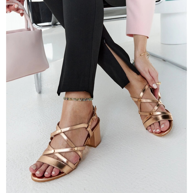 Karmen goldene High-Heel-Sandalen 1