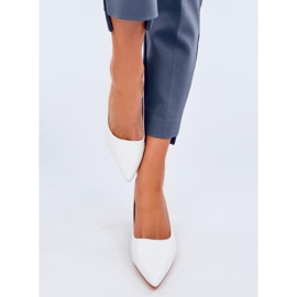 Greave Weiße Pumps mit niedrigem Absatz 1