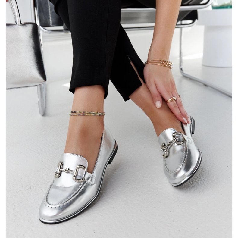 Silberne Slipper mit Lemlem-Schnalle 1