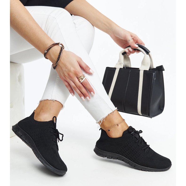 Schwarze Mairago-Stoffsneaker 1