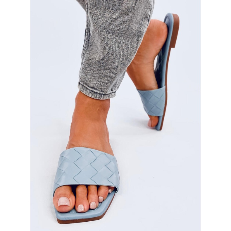 Hausschuhe mit eckiger Sohle Sahar LT.BLUE blau 1