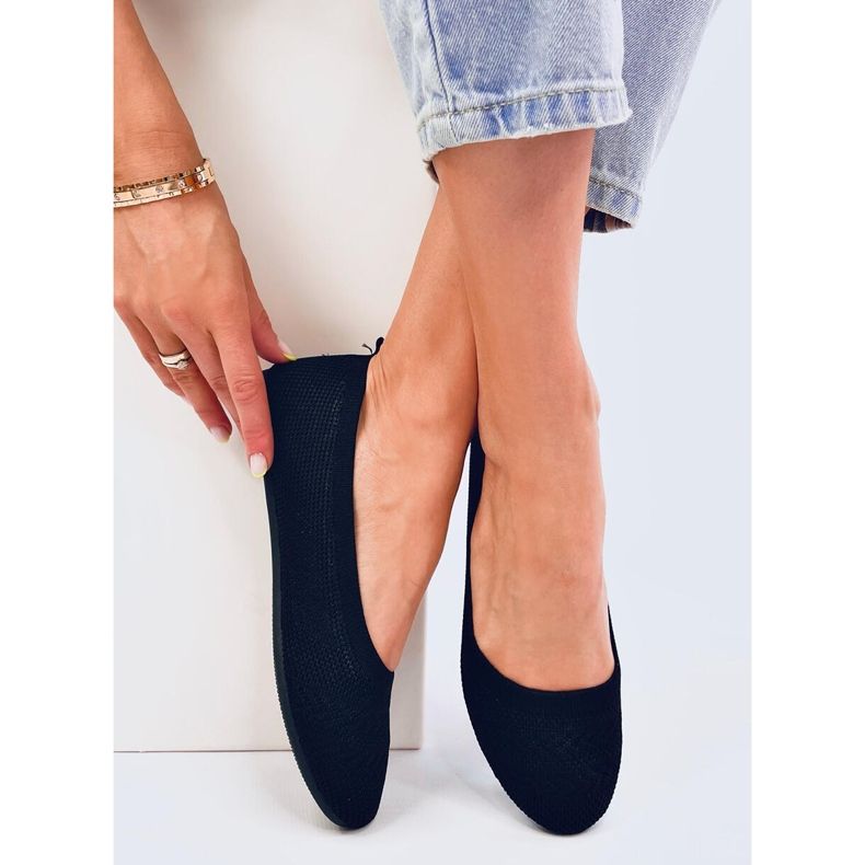 Newey Schwarze gestrickte Ballerinas 1
