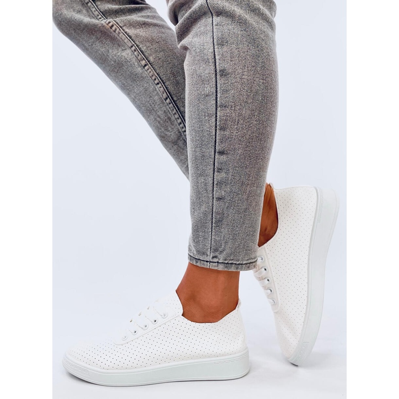 Hodges Weiße durchbrochene Turnschuhe 2