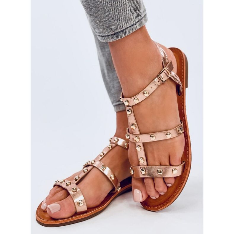 Sandalen mit Nieten von Neha Champagne rosa 2