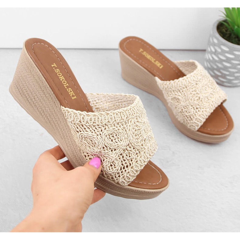 Beige Keilsandaletten für Damen T.Sokolski 321 1