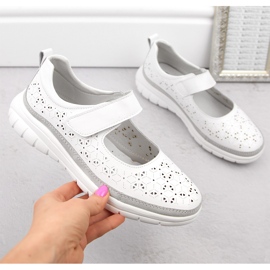 Durchbrochene Damenschuhe aus Leder mit Klettverschluss, weiß Filippo DP6073 1