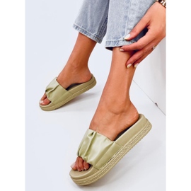 Atissa Grüne Damenhausschuhe 2