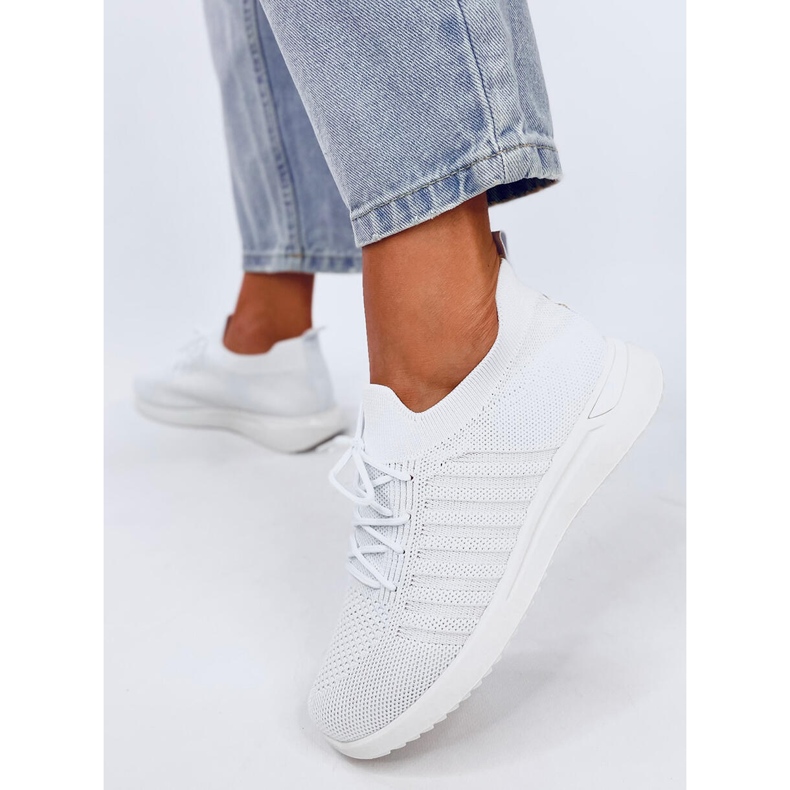 Sharpe Weiße Socken-Sportschuhe 2