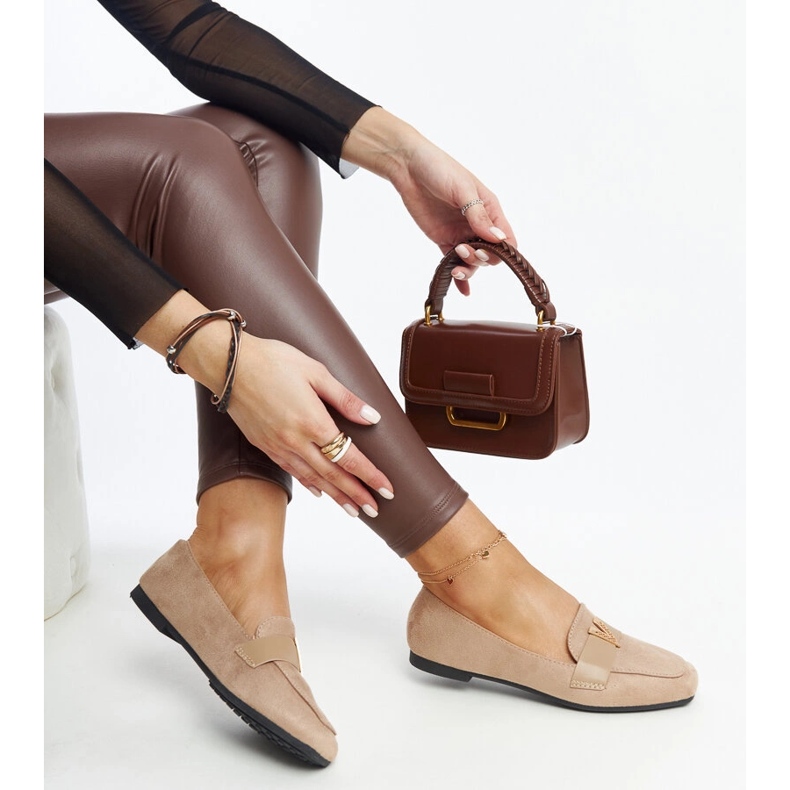 Braune Mokassins mit Namal-Dekoration 2