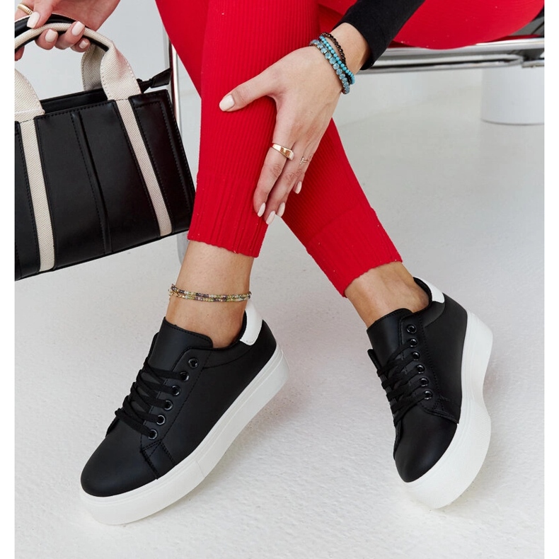 Schwarze Turnschuhe mit dicker Sohle Ruta 1