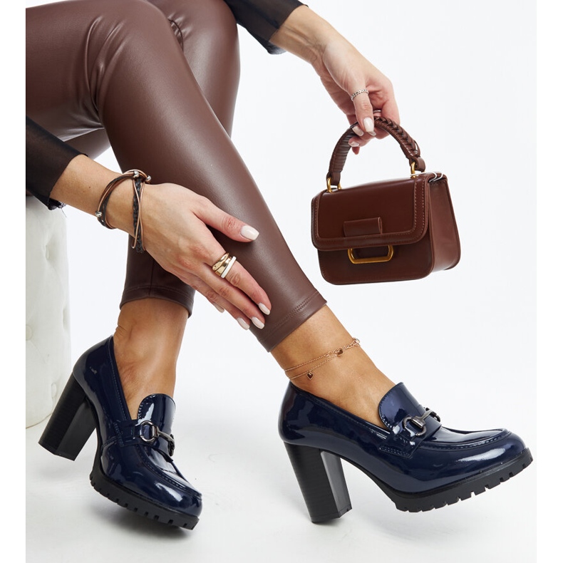 Marineblaue Pumps mit Lackabsatz von Giacoma 1