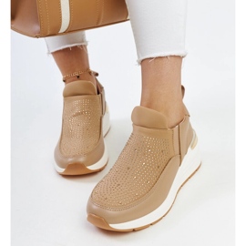 Braune Ashleey-Sneaker mit Keilabsatz und Strasssteinen 1