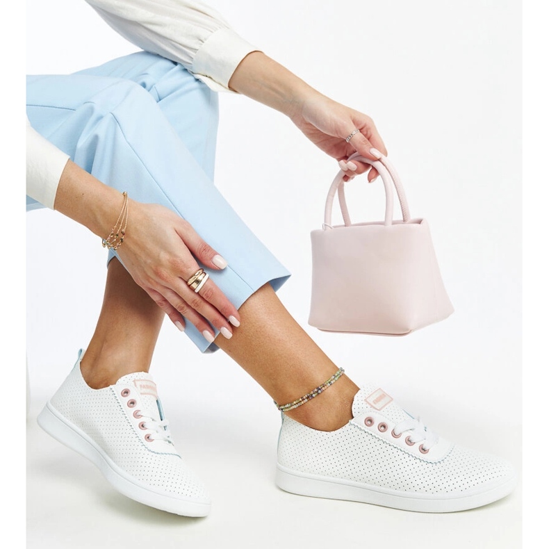 Weiße Yusra-Sneaker aus Öko-Leder 1