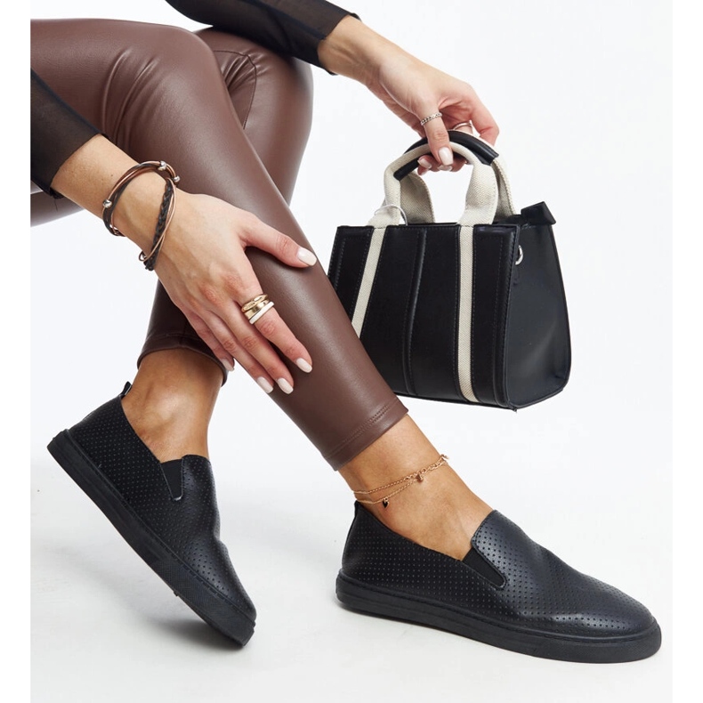 Schwarze Sanan-Schuhe 1