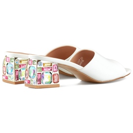 Weiße Damen-Flip-Flops mit niedrigem Absatz und Kristallen 1