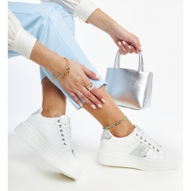 Weiß-silberne Sneaker mit dicker Finestra-Sohle 2