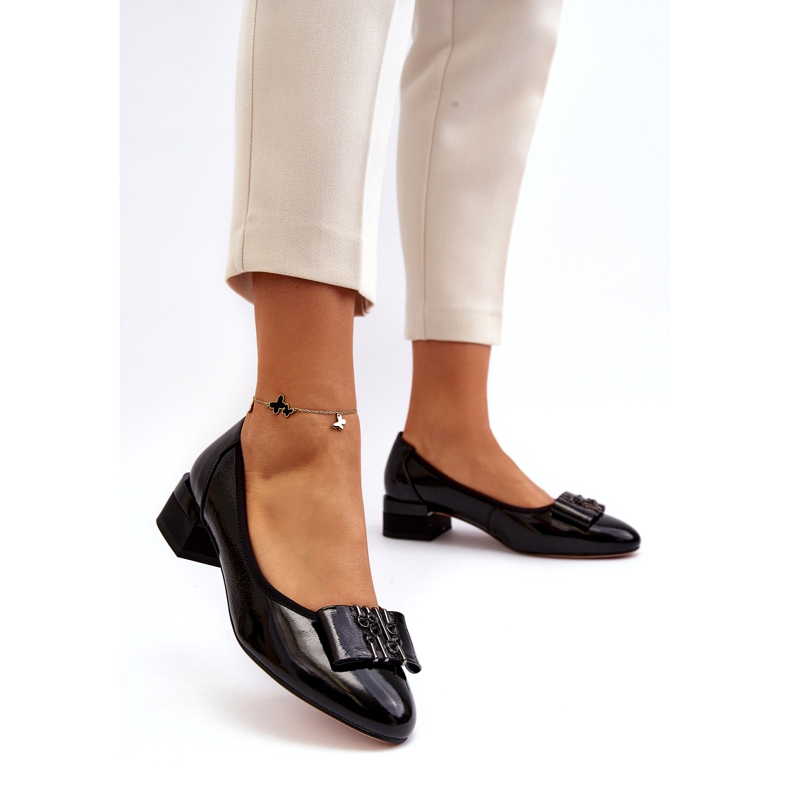 Vinceza Lackpumps mit Schleife auf Block, schwarz 2