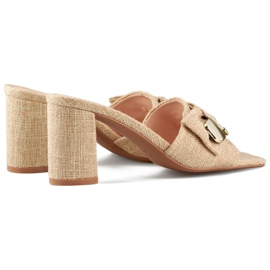 Beige hochhackige Flip-Flops mit Schleife, Flip-Flops mit Teddybär 1