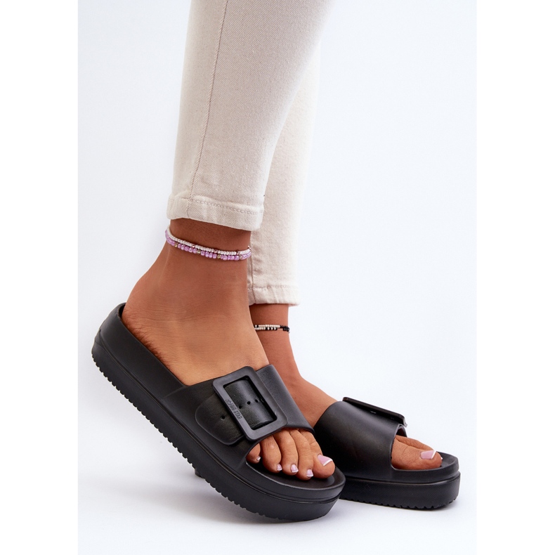 Damen-Flip-Flops aus Schaumstoff auf der Plattform mit Schnalle Big Star NN274A662 Schwarz 2