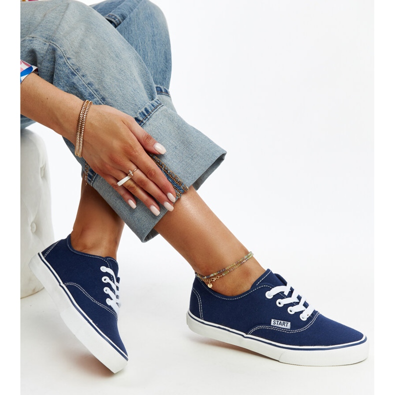 Marineblaue klassische Erla-Sneaker 1