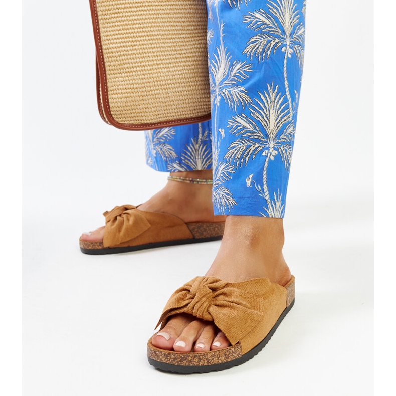 Braune Flip-Flops mit Korksohle von Aamu 1