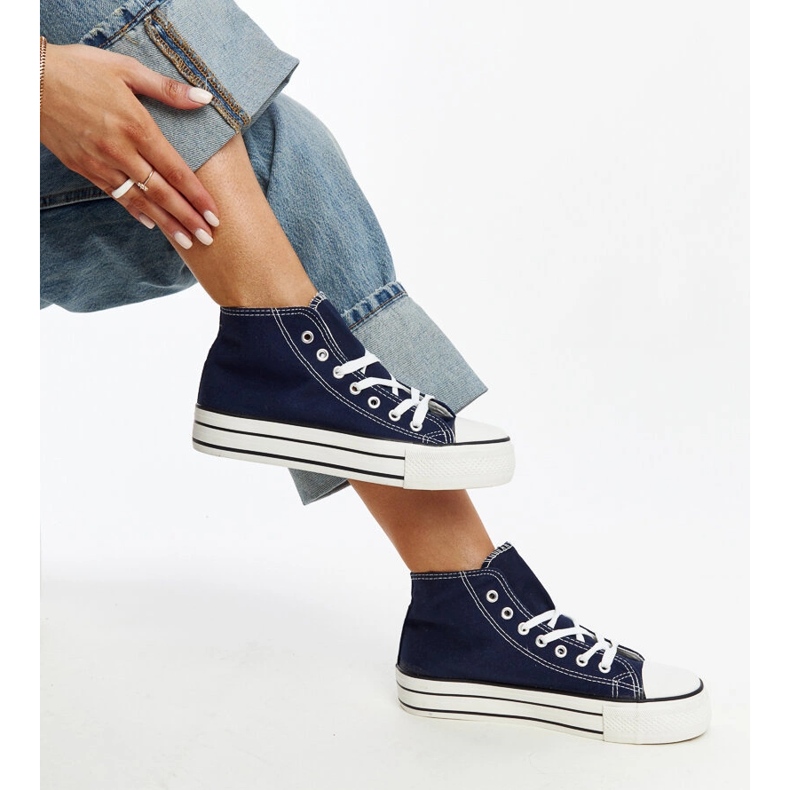 Marineblaue High-Top-Sneaker mit dicker Sohle von Bagy 1