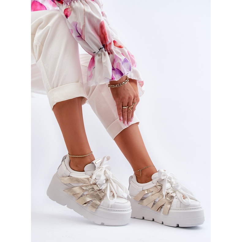 Zazoo 2F-7033 Sneakers auf massivem Plateau in Weiß und Gold 1