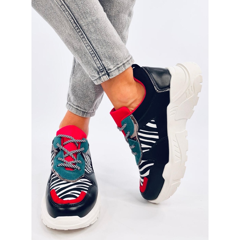 Yeva schwarze Turnschuhe 1