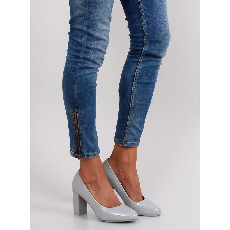 Lackierte Pumps mit breitem Absatz m263p Grau 1