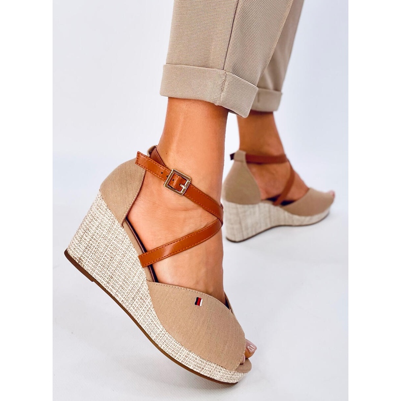 Berna Khaki Keilsandalen mit offener Spitze beige 2