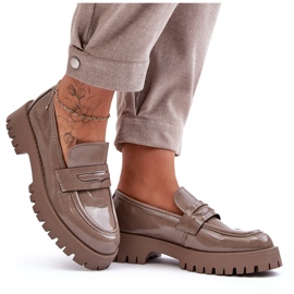 Diamantique Flache Loafer in Lackbeige 4