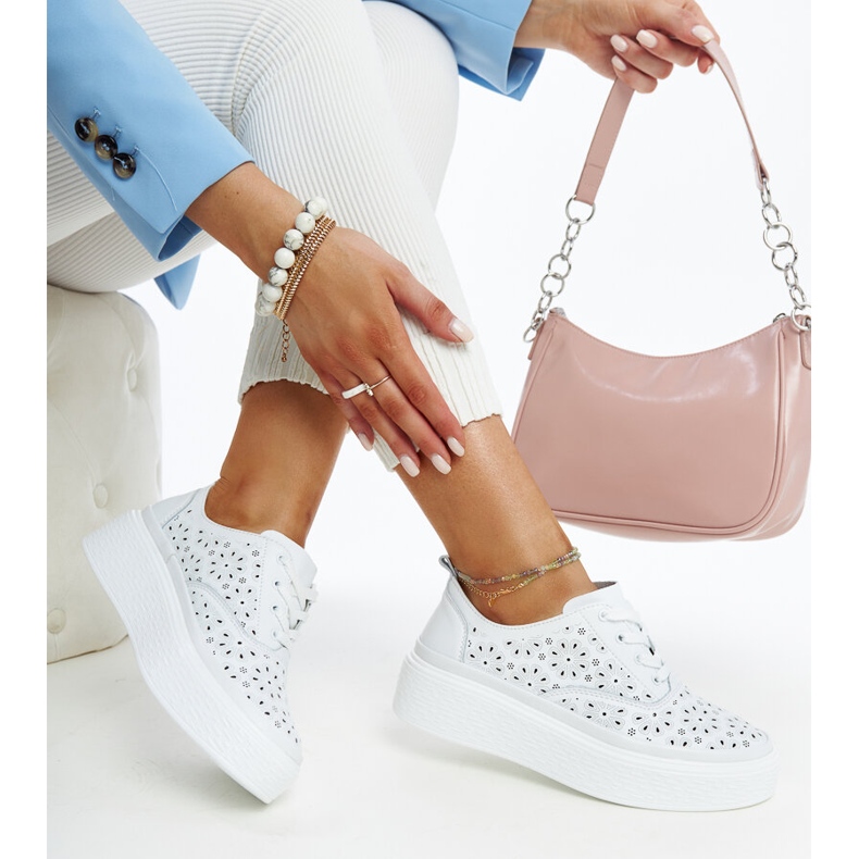 Blaue Lederschuhe mit dekorativer Schnalle weiß 1