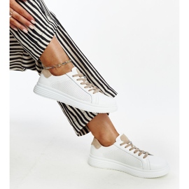 Weiße und beige Lederschuhe 1