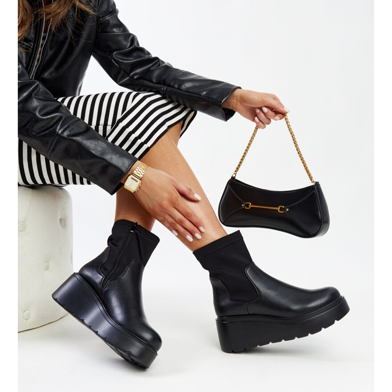 Schwarze isolierte Keilstiefel aus Safala-Öko-Leder 1