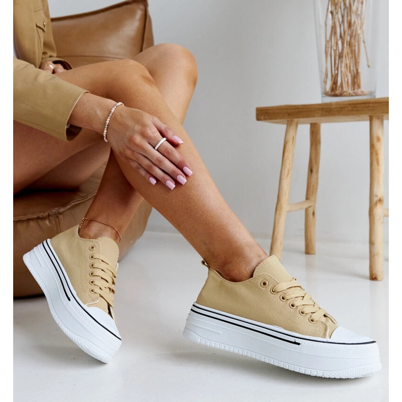 Dunkelbeige Sneaker mit dicker Bahira-Sohle 1