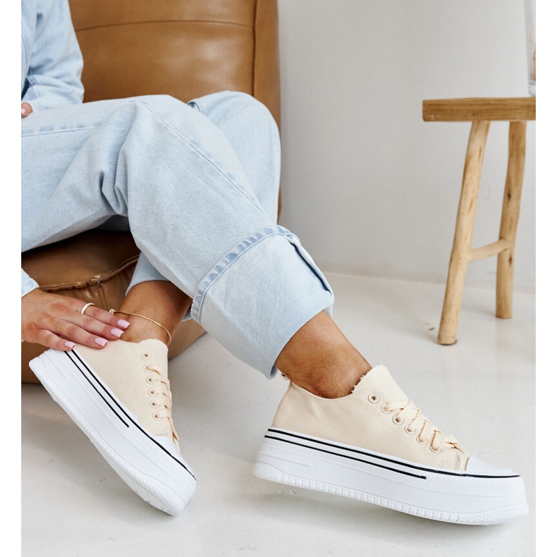 Hellbeige Sneaker mit dicker Bahira-Sohle 1