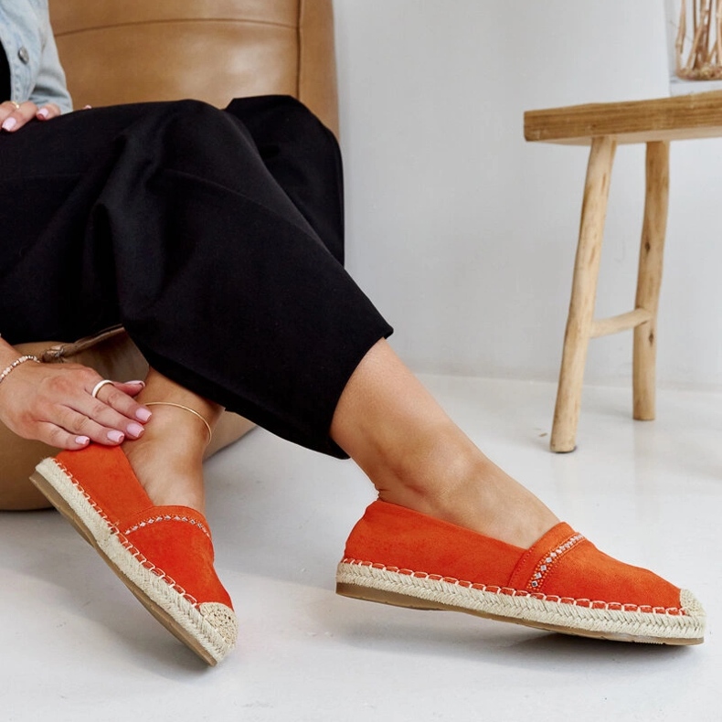 Orangefarbene Espadrilles mit Abia-Strasssteinen 1