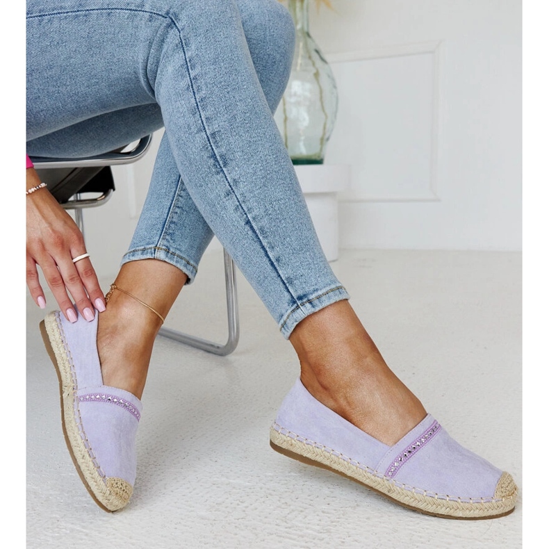 Lila Espadrilles mit Abia-Strasssteinen 1