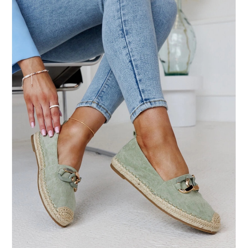 Grüne Espadrilles mit Kette von Radwan 1