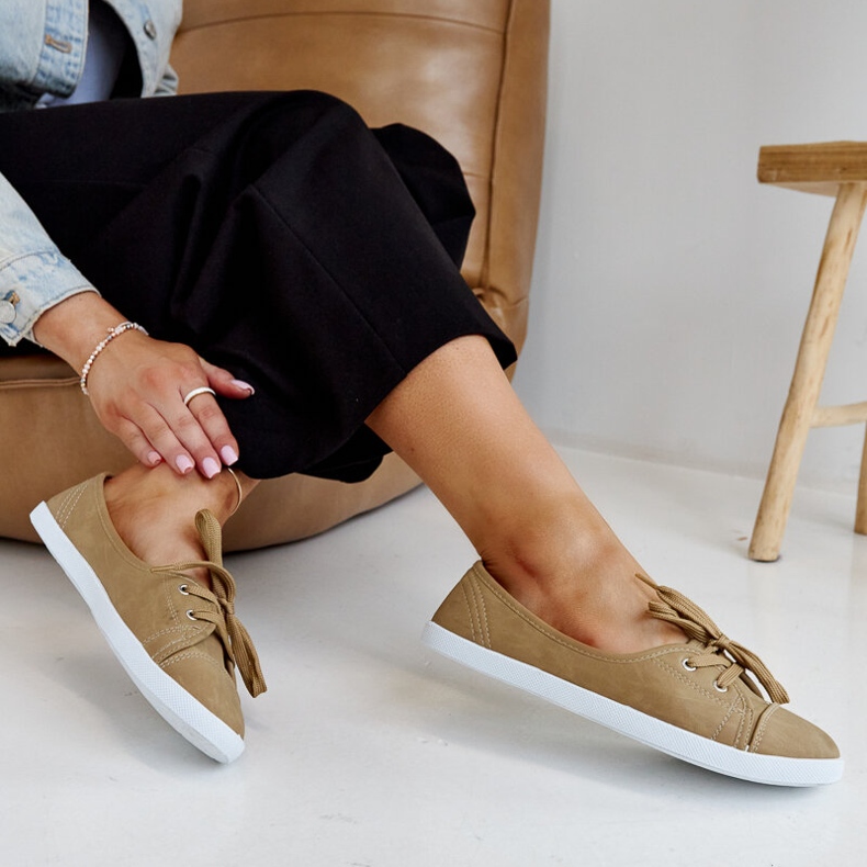 Braune Slip-On-Sneaker aus Öko-Leder von Knudsen 1