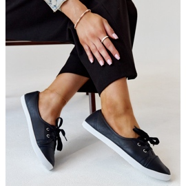 Marineblaue Slip-On-Sneaker aus Knudsen-Öko-Leder 1