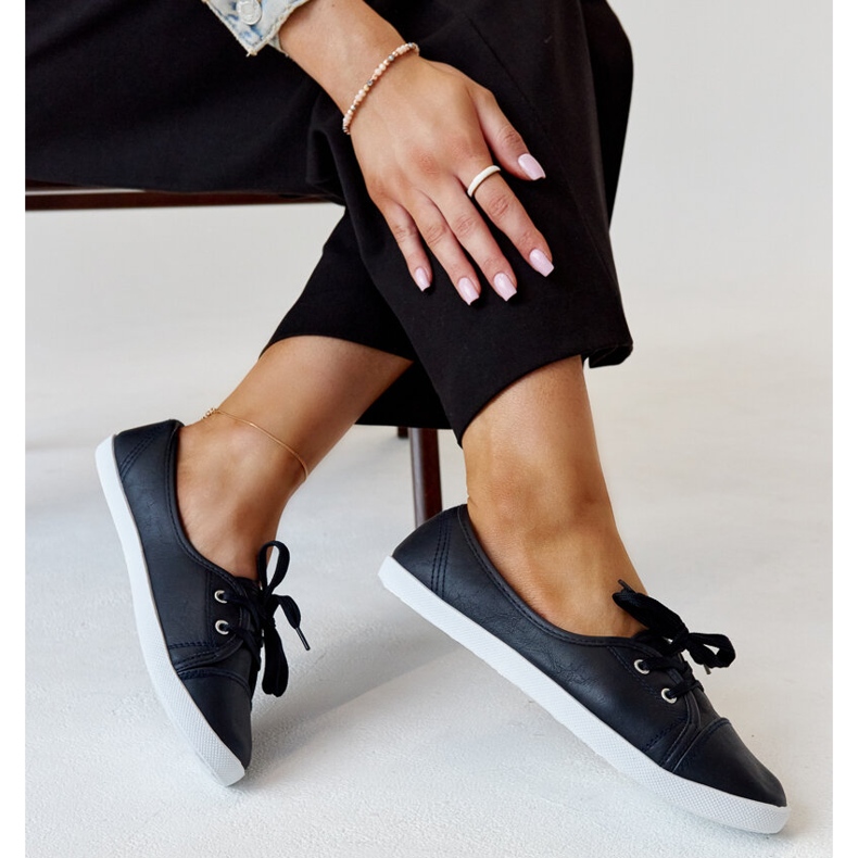 Marineblaue Slip-On-Sneaker aus Knudsen-Öko-Leder 1